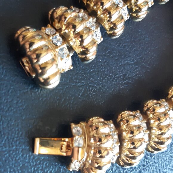 Signed JBK Gold Tone Clear Swarovski Crystal Linked Vintage Bracelet - Picture 3 of 10